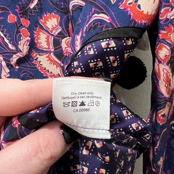 Veronica Beard Silk Keyhole Top - Picture 6 of 7